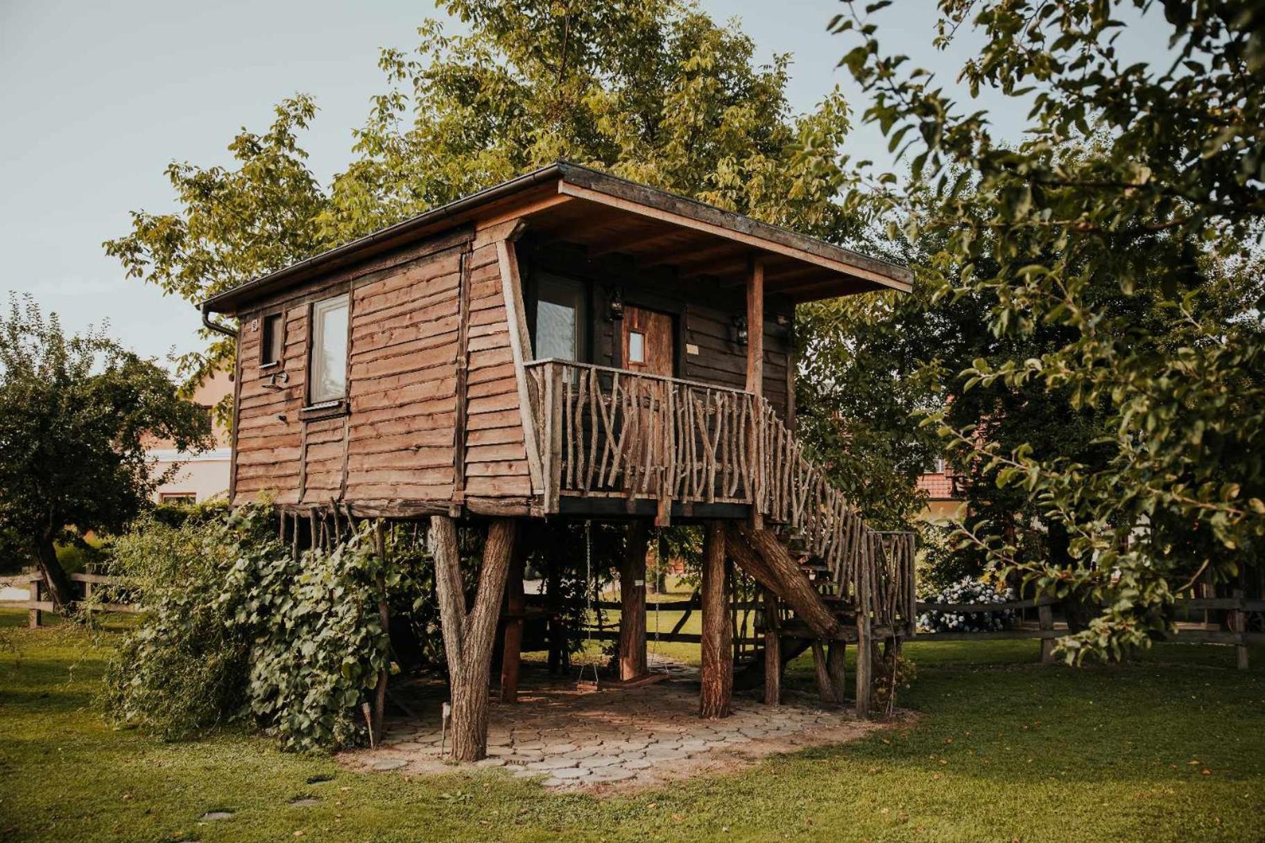 Treehouse Drevesna Hiska Strkovo Gnezdo Ranc Jures Hotel Ljutomer Eksteriør billede